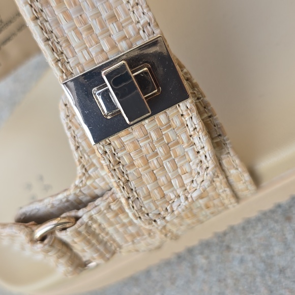 NWT A New Day Jonie Ankle Strap Footbed Sandals - Picture 4 of 5